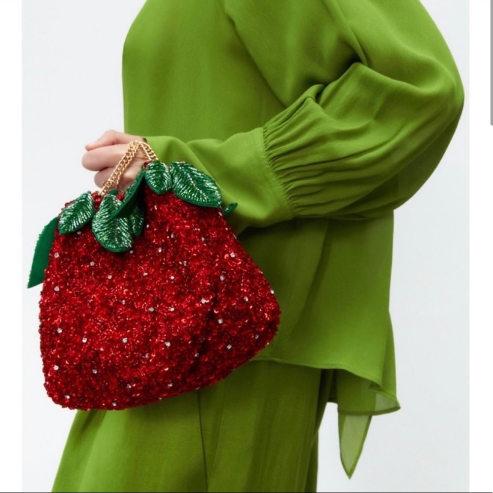ZARA beaded strawberry purse, blogger’s favorite, spring 2022
